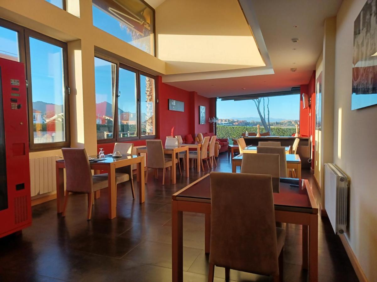 Отель La Venta Del Mar Льенкрес Экстерьер фото
